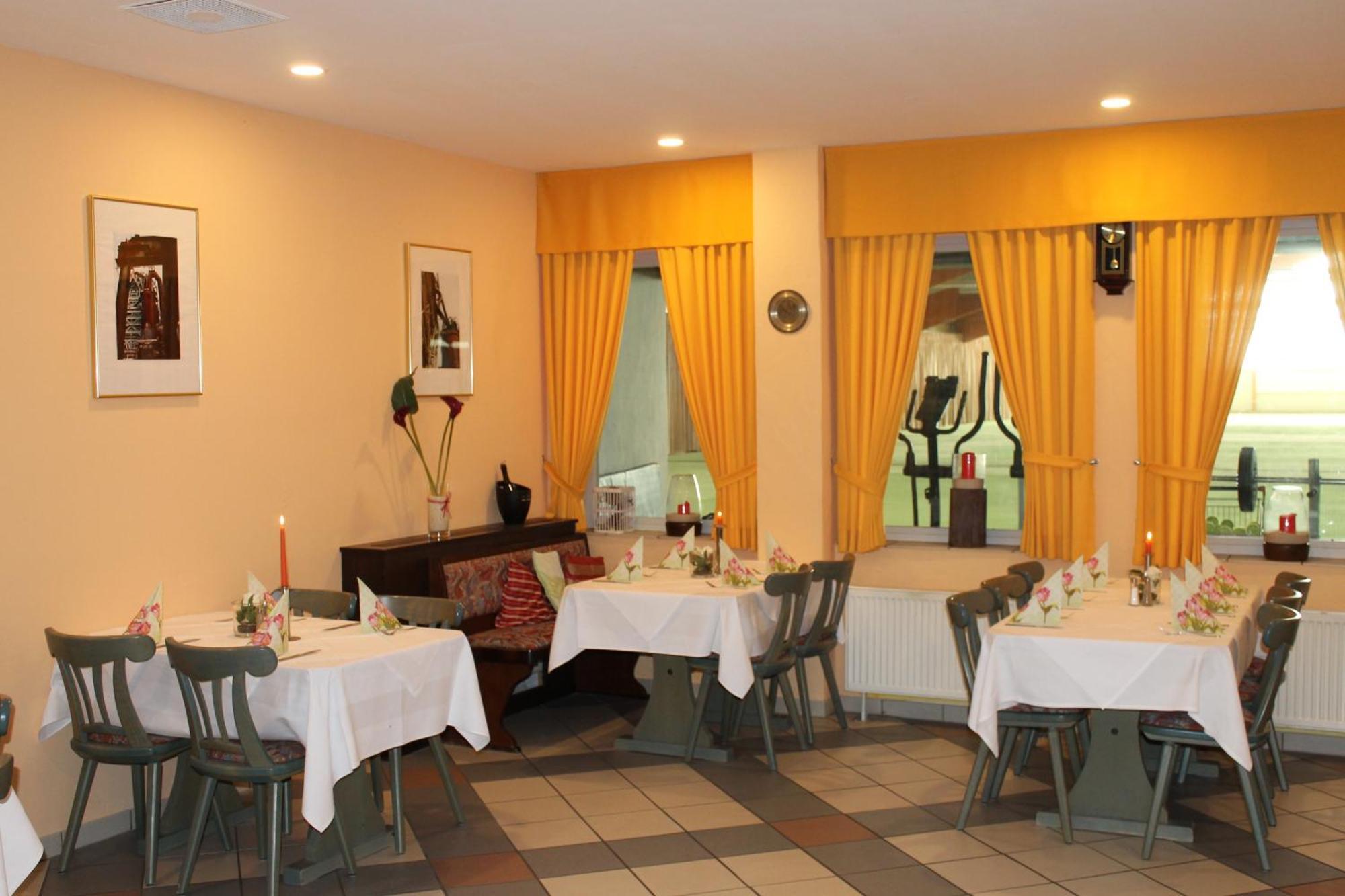 Toto'S Gasthaus Hattingen Exterior foto